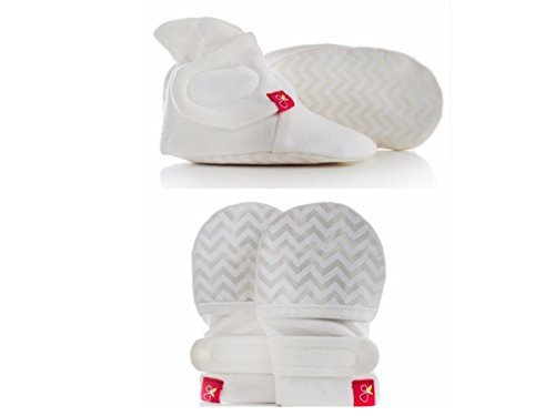 Goumikids-Organic-Mitts-Booties-Bundle-Soft-Stay-On-Scratch-Mittens-and-Baby-Booties-0-3m-Chevron-Cream-0